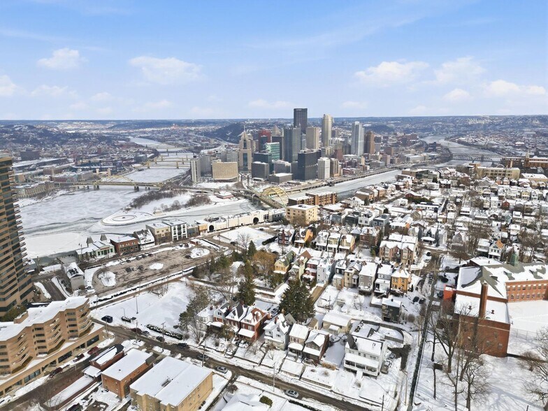 Building Photo - 141 Oneida St