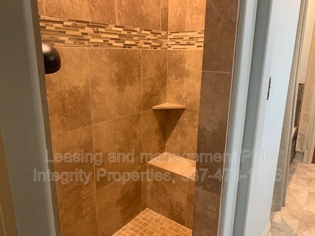 Building Photo - 330 Dunvegan Ct