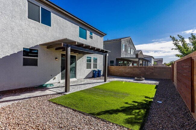Building Photo - Beautiful 3 Bedroom Home, In Gated Community, Convenient To Nellis AFB