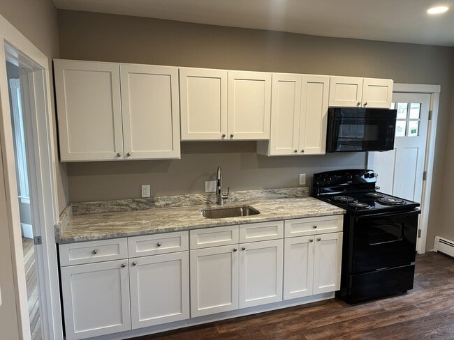 Building Photo - 145-147 Pearl Street