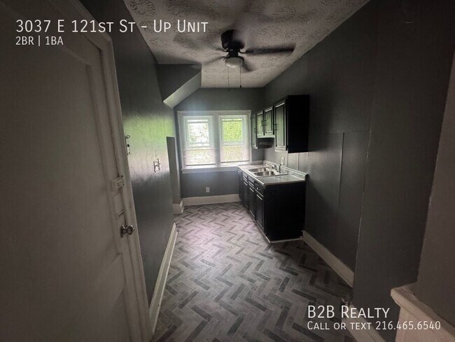 Building Photo - 3037 E 121st St