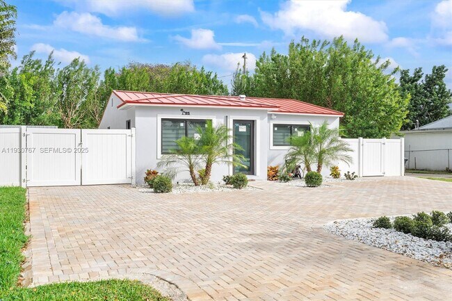 Building Photo - 1815 N 27th Ave