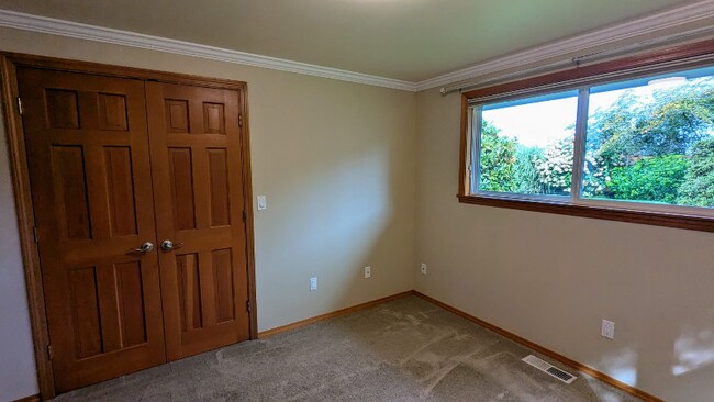 Building Photo - 8515 29th St Ct E