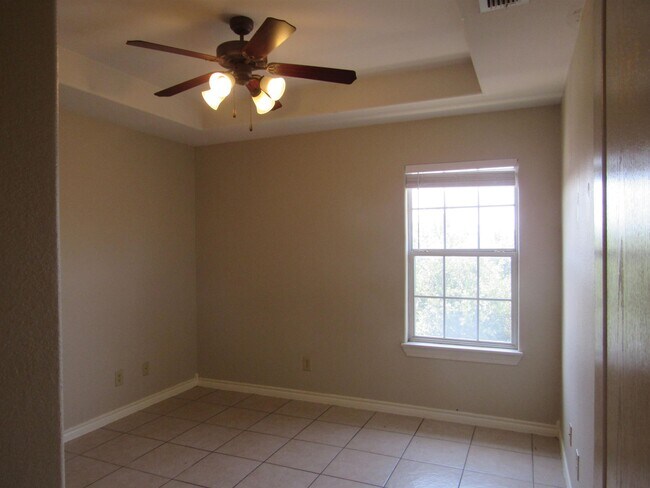Building Photo - 9804 Cantera Ct