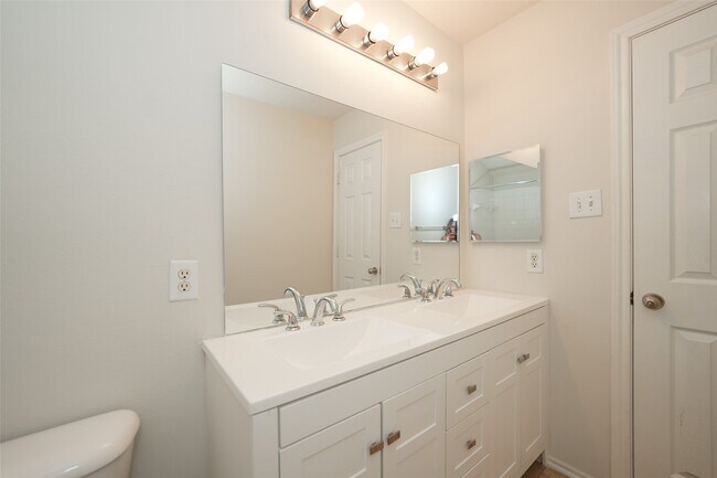 Building Photo - 5119 Moss Garden Ln