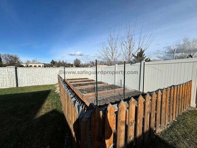 Building Photo - *3 Month Lease* Beautiful Home available f...