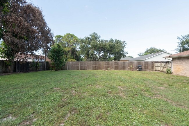 Building Photo - 1236 Buffing Cir SE