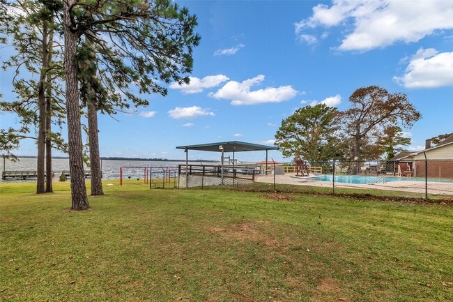 Building Photo - 3518 Shore Shadows Dr