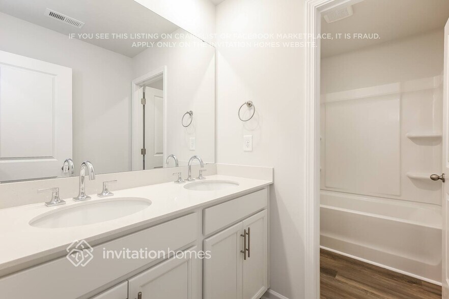 Building Photo - 4009 Zepelin Wy