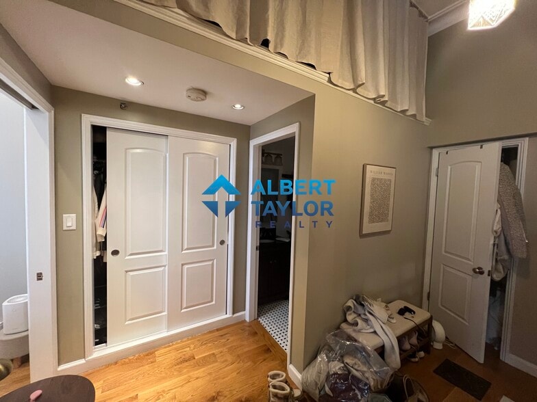 Building Photo - 117 Beacon St