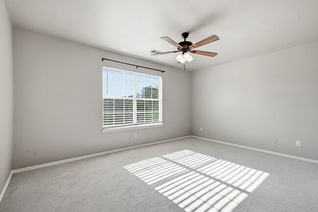 Building Photo - 408 W Fairway Ct