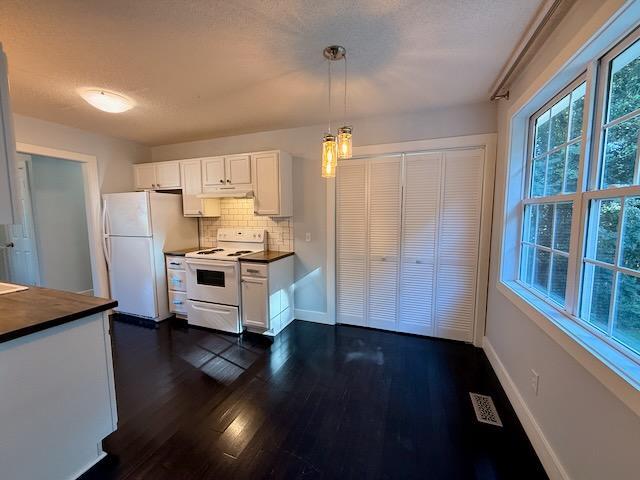 Building Photo - 1000 Meadowgreen Dr