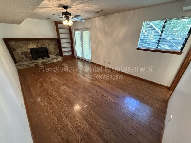 Building Photo - 6645 Smoke Ridge Dr