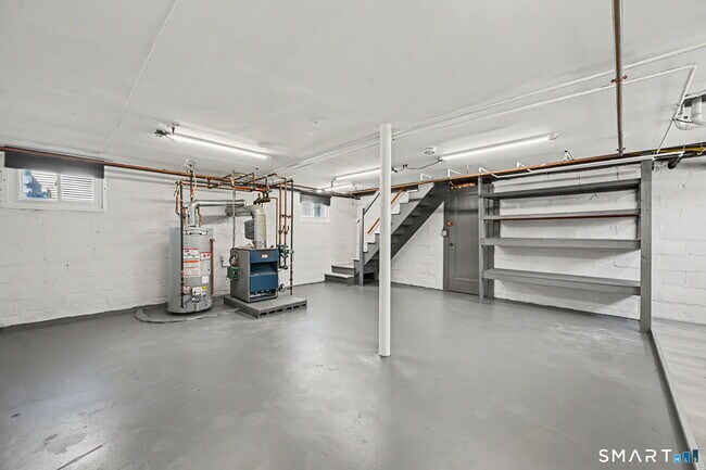 Building Photo - 15 Whitmore Ln