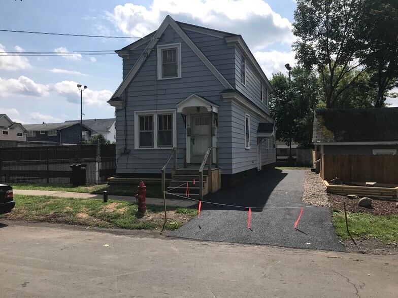 Building Photo - 100 Arnett Ave
