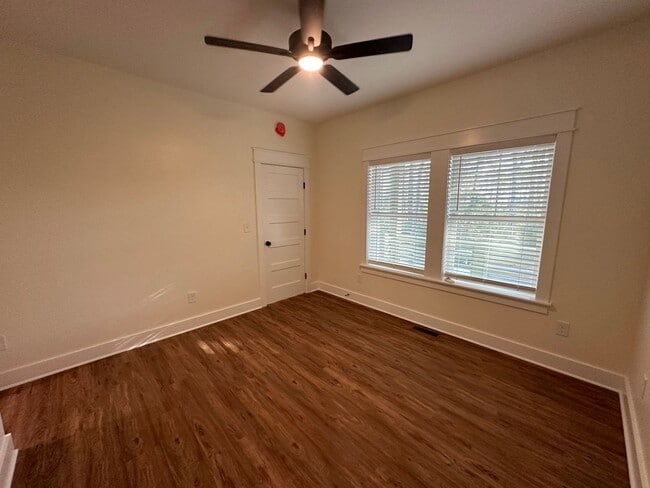Building Photo - 2 Bed/2 Bath Long-Term Rental in Manteo!
