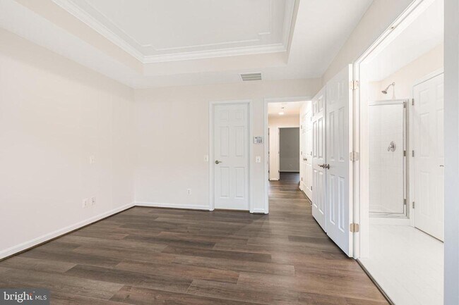 Building Photo - 5036 Greenhouse Terrace