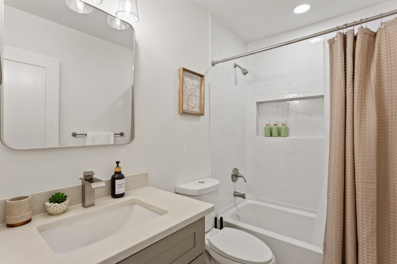 Building Photo - 3177 Beech Dr