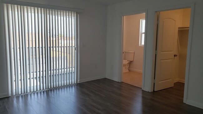 Building Photo - 2057 W Florence Ave