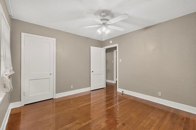 Building Photo - 3100 Breeze Terrace