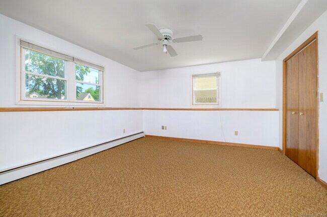 Building Photo - 364 Peck Ave