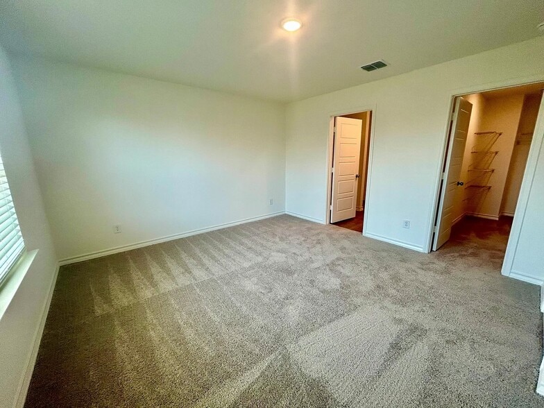 Master Bedroom - 964 Heartseed Ave