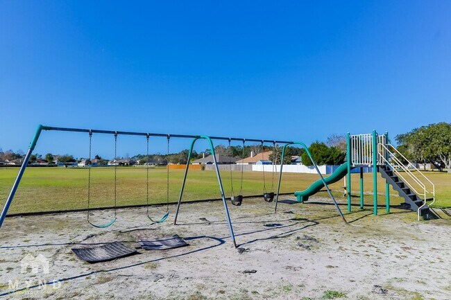 Building Photo - 2558 Glenfield Dr