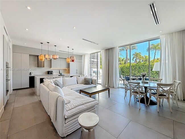 Building Photo - 561 Warren Ln