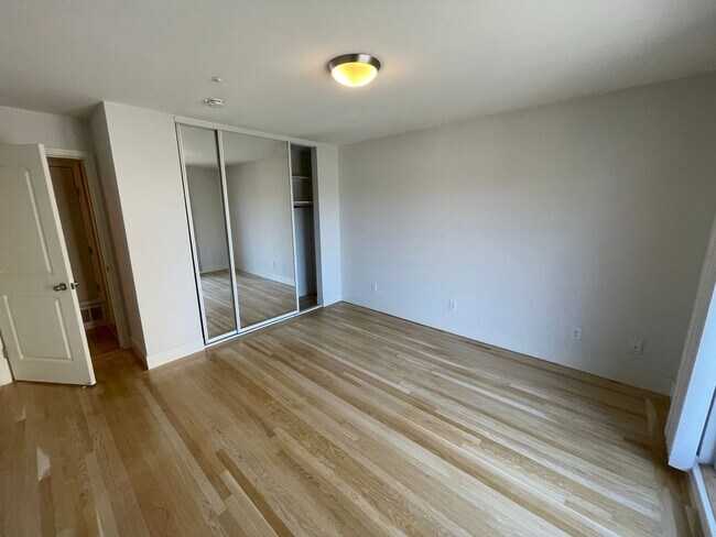 Building Photo - 1670 Kirkwood Ave