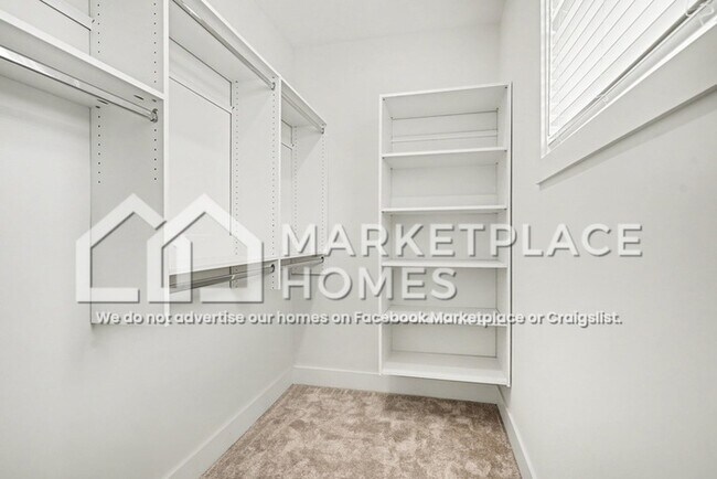 Building Photo - 3 Taverly Dr