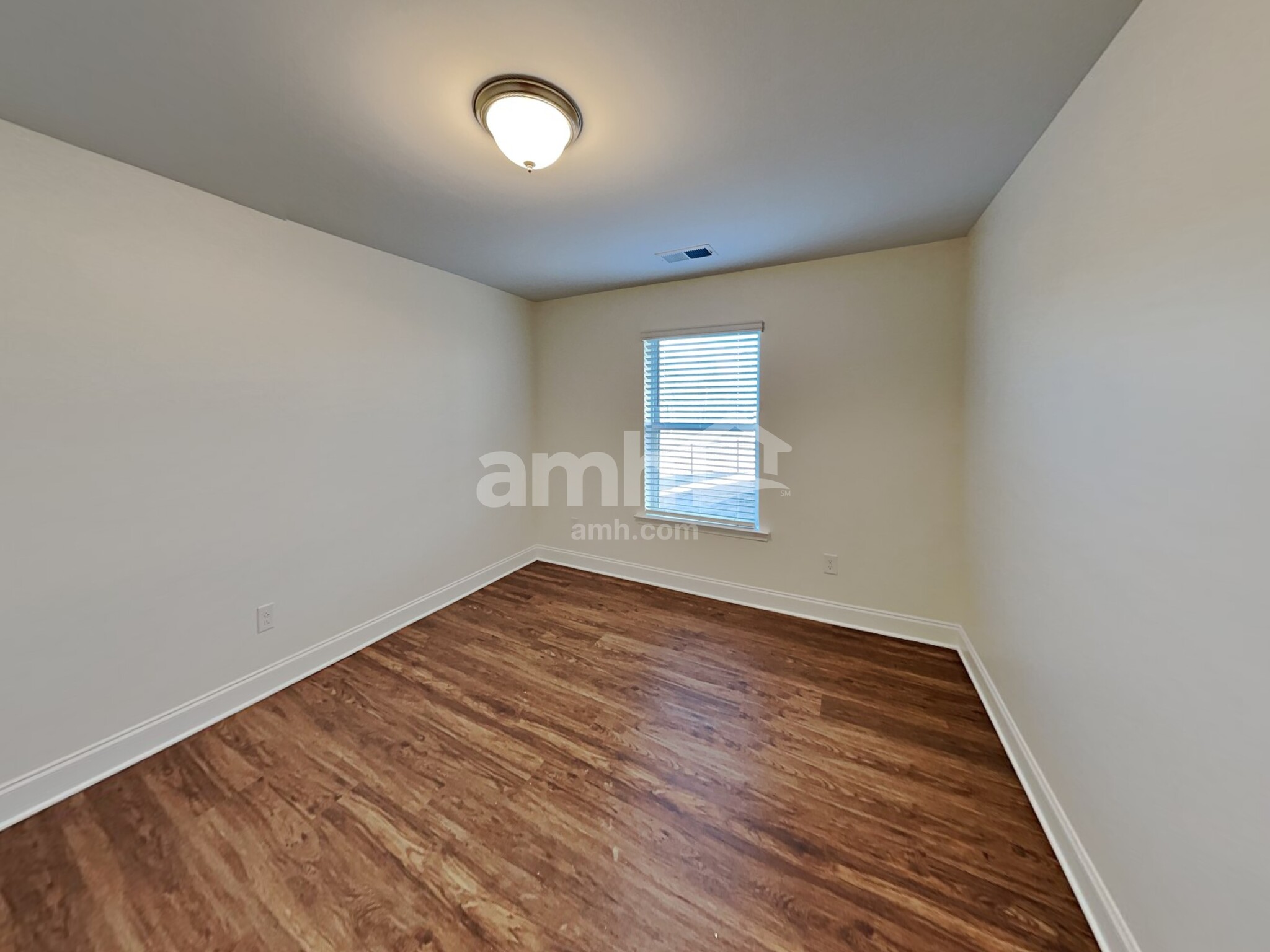 Building Photo - 156 Larragan Dr