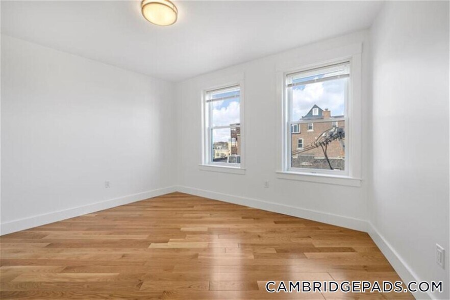 Building Photo - 406 Columbia St