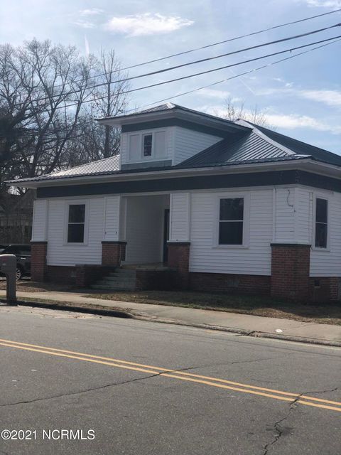 Building Photo - 605 SE 3rd St