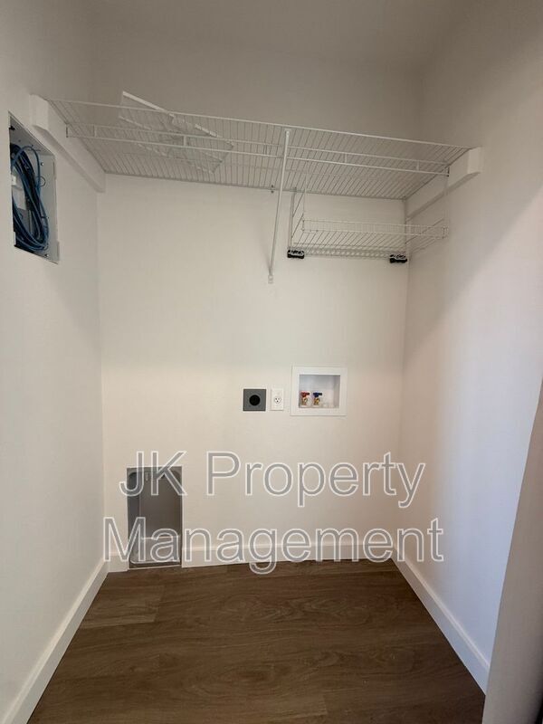 Building Photo - 3440 11th Ave S