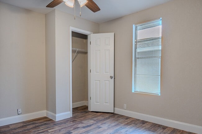 Building Photo - 129 W Church St