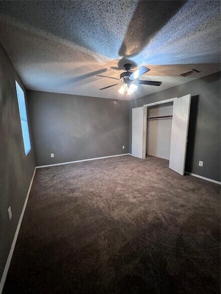 Building Photo - 512 Magdalen Ave