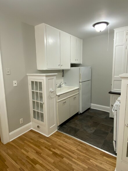 Building Photo - 488 Snelling Ave S