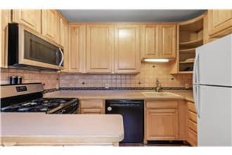 Building Photo - 3017 Knox Ave S