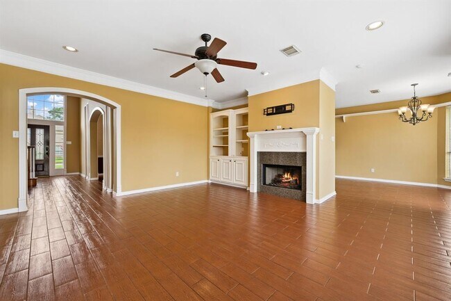 Building Photo - 8714 Malardcrest Dr