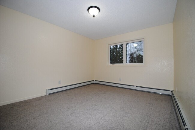 Building Photo - 4922/4924 Princeton Drive
