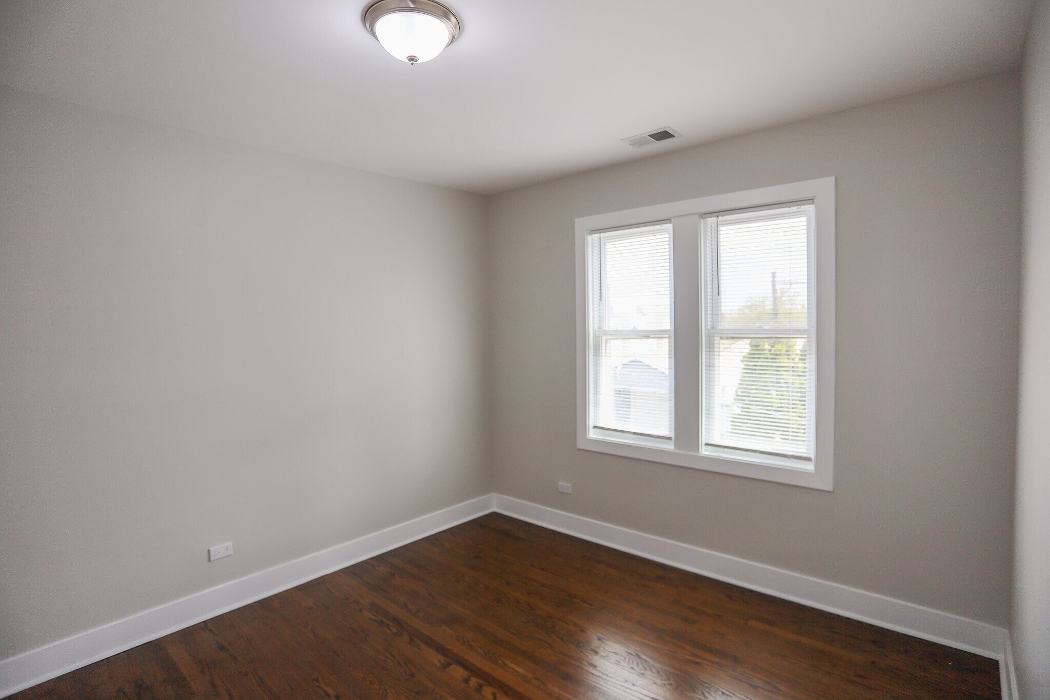 Building Photo - 2709 N Kilpatrick Ave