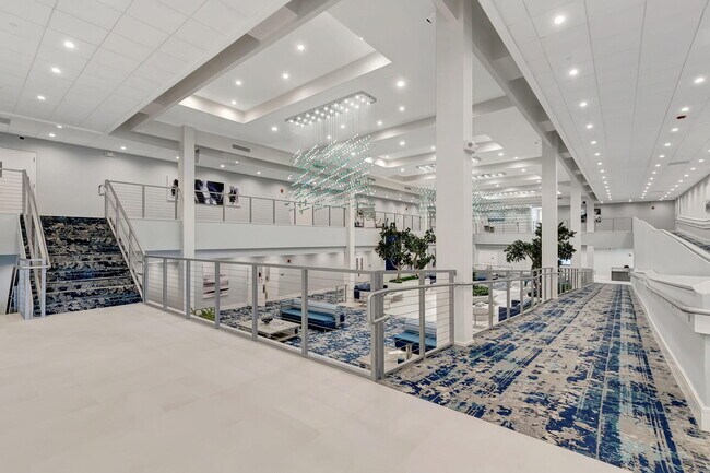 Building Photo - 6866 Huntington Ln