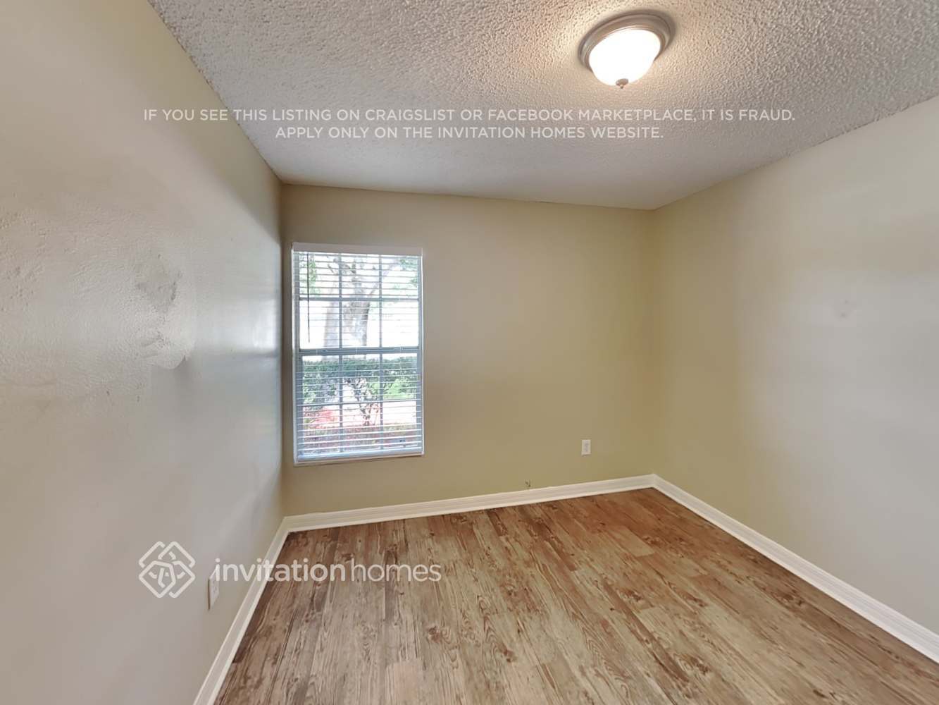 Building Photo - 1054 Providence Ln