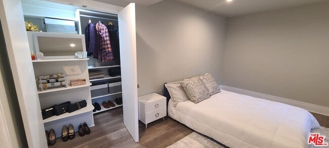 Building Photo - 1258-1258 Coldwater Canyon Dr