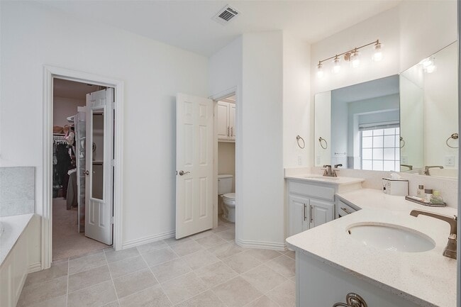 Building Photo - 509 Christie Crossing