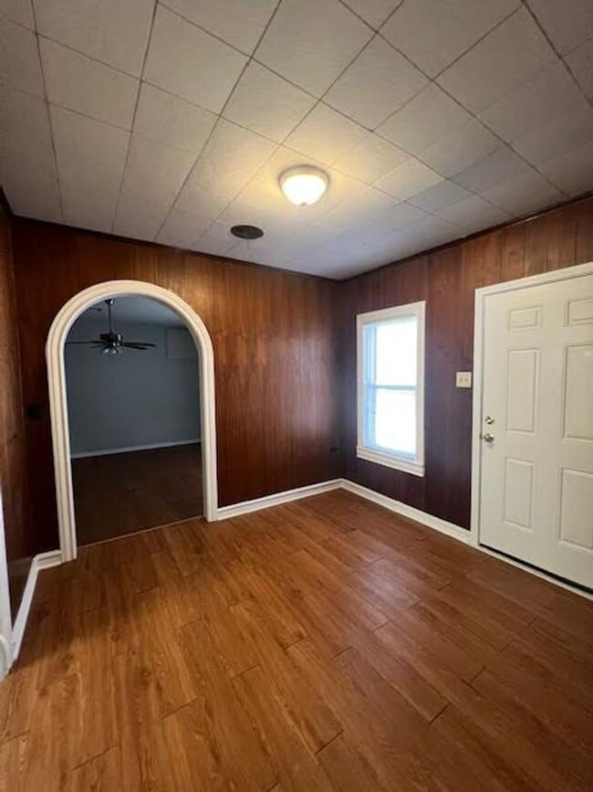 Building Photo - 3619 Fort Ave