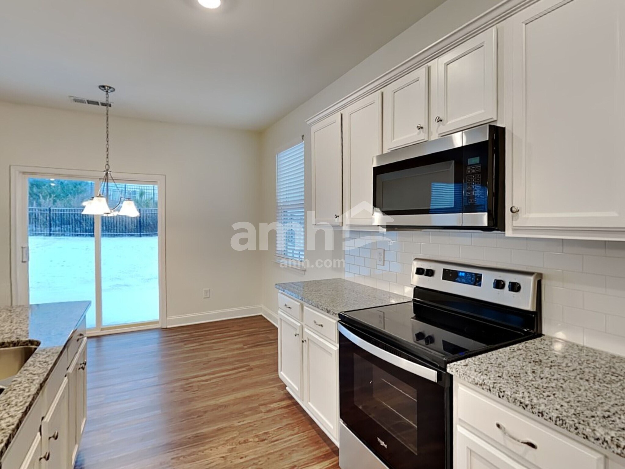 Building Photo - 898 Carnaby Ln