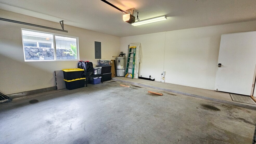 Building Photo - 75-676-676 Lalii Pl