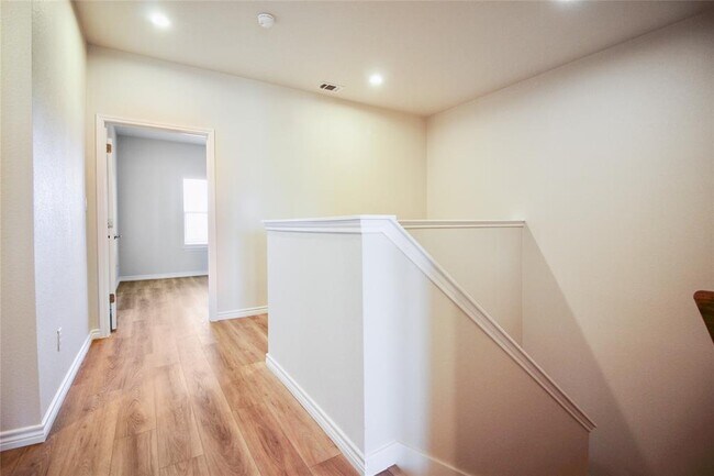 Building Photo - 514 War Admiral Dr