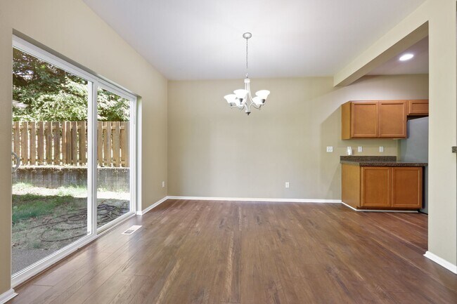 Building Photo - 1094 Ebbets Dr